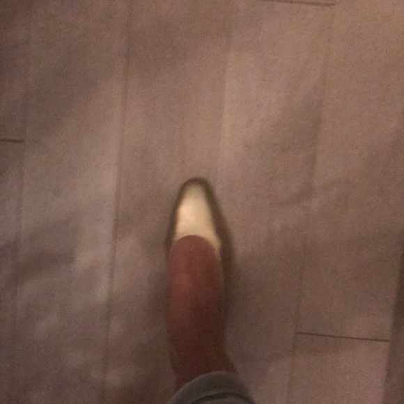 Louis Feraud heels. - Picture 7 of 7